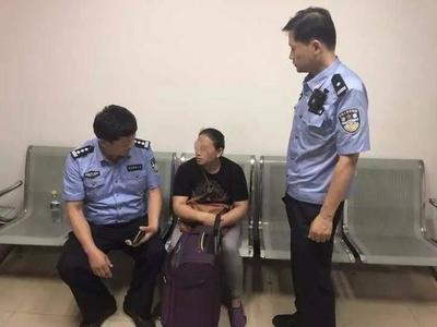 3萬(wàn)元找中介雇個(gè)菲傭？記者暗訪武漢非正規(guī)菲傭地下交易與出入境服務(wù)